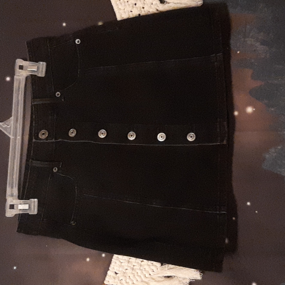 EUC American Eagle size 4 black jean skirt button up pockets mid or high rise